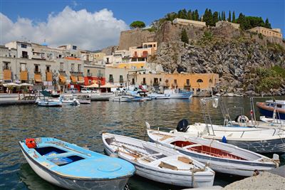 Italien Liparische Inseln Lipari Hafen 